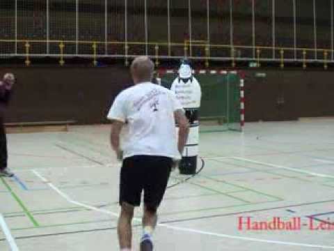 Lauftäuschung gegen Wurfhand 1