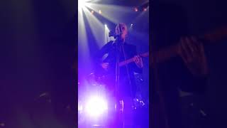 entry + sky musings - Wolf Alice, front row, Rouen Le 106, 06.12.2018