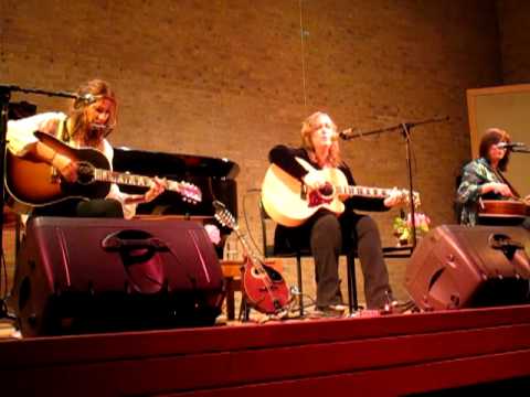 Gretchen Peters, Suzy Bogguss and Matraca Berg - Hold On  ( Oxford, 09/06/2011)