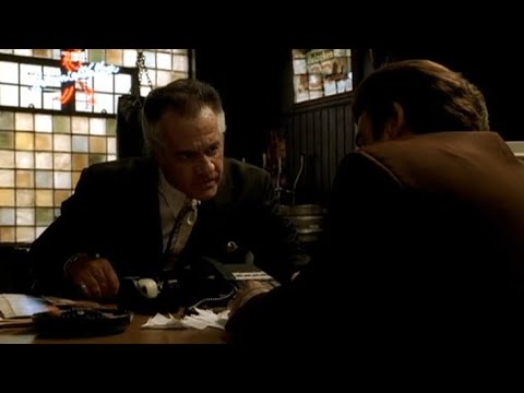 I Soprano ITA - "Tu vali quanto l'ultima busta che porti!"