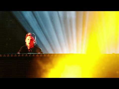 The Veldt vs Waiting All Night vs Another Life - (Avicii True Tour Mashup)