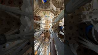 Download lagu El interior de la Sagrada Familia es único. #barcelona #gaudi #arquitectura #modernismo mp3