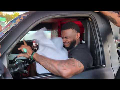 Memphis Houston getting his demo in DiaBlow at MOS 2025. Sundown SDDN 18s!