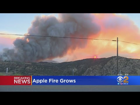 リバーサイド郡のリンゴの火事は20,000エーカーを超えて成長を続けており、家を脅かしています。 (Apple Fire In Riverside County Continues To Grow Past 20,000 Acres, Threatening Homes)