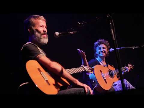 Luciana Jury y Gabo Ferro - "Una Deuda del Bien" - Teatro Caras y Caretas