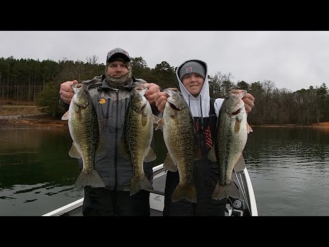 LATE WINTER SMASH FEST!!! || Late winter Bass Fishing