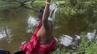 Download lagu Bhabhi bathing VLOG) आज पहली बार पूजा ने गमछा पहनकर 🫨 video banaya/ #couple ❤️ mp3