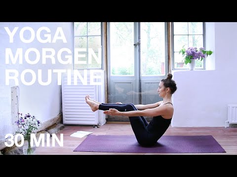 Yoga morning routine | 30 minutes of invigorating Vinyasa yoga flow | Start your day with more en...