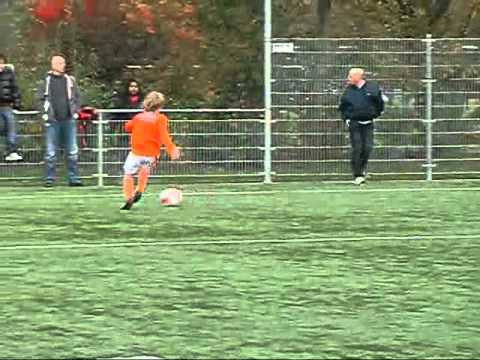 Oranje Wit E12 - IFC E6   05 -11 - 2011    uitslag 6 - 1.wmv