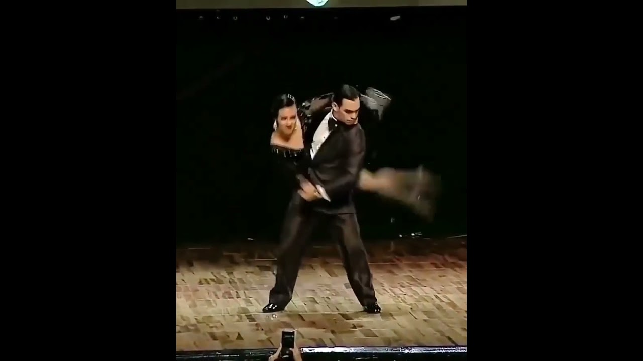 🤍 Follow @tangoexpo Performance: Juan Vargas & Paulina Mejia #tango #tangoargentino #танго