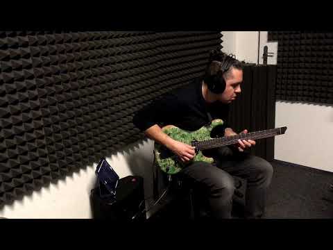 KD Aurora 6-string headless, in the hands of Strahil Gaydarski