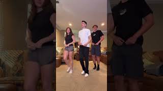 Download lagu When The Twins Pull Up We Dance to Dia Delicia ! 😂🔥 #jerseyyjoe #dance #diadelicia mp3