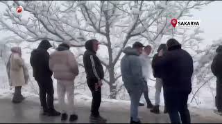 Kar Sebebiyle Kayganlaşan Yolda Kontrolden Çıkan Otomobil Şarampole Devrildi 3 Yaralı