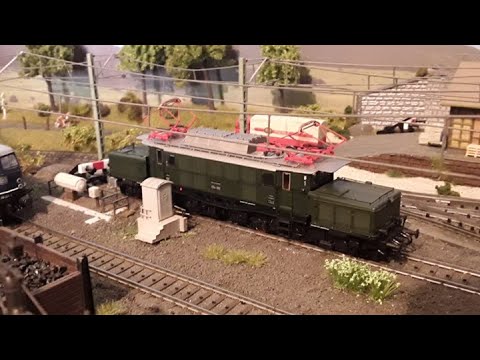 Vorbild & Modell: Elektrolokomotive E94 / 194 der Deutschen Bundesbahn – Roco 78345 (AC-Ausführung)