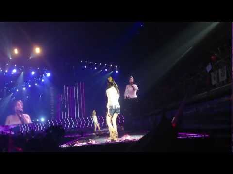 [Fancam] 20120212 Girls' Generation Tour in Bangkok 2012 - Seohyun  It's Fantastic By MaKiiMaYa