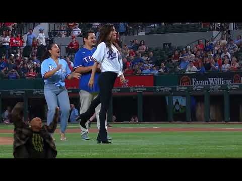 Here Was Eva Longoria's First Pitch At Texas Rangers Game