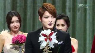 Download lagu 2011 SBS Drama Award( 111231) 김재중/영웅재중/Jaejoong Cut mp3