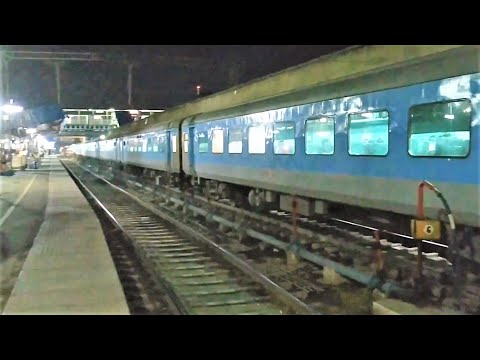(12013) Shatabdi Express (NDLS - ASR) Arriving At Ludhiana Junction With (TKD) WAP7 Locomotive.!! Video