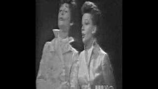 Lena Horne &amp; Judy Garland -- &quot;Day In, Day Out&quot;