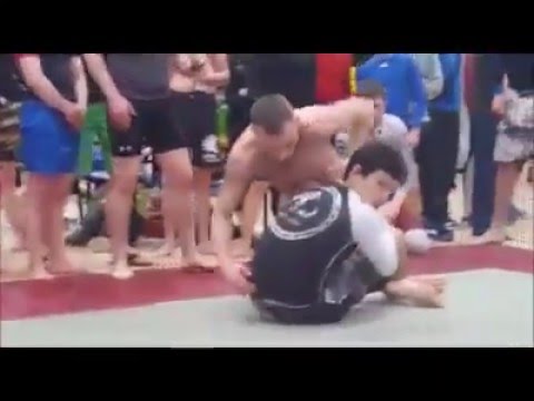 Declan Kenna vs Lucas Castillo