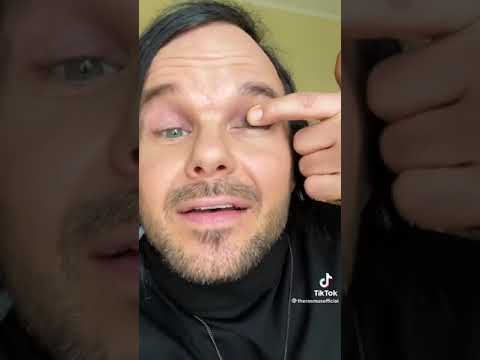 Lauri Ylonen de The Rasmus se aventó un rápido tutorial de maquillaje para ojos.