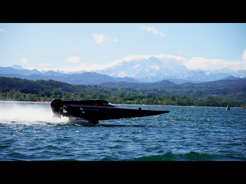 Alla scoperta delle superbarche elettriche che nascono sul Lago Maggiore