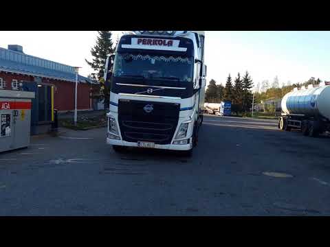 Kuljetus Perkola Säkylästä parkkeeraus, Iin Shell 1.6.2021: (Vanhempi huonokunt mies myös ihmetteli)