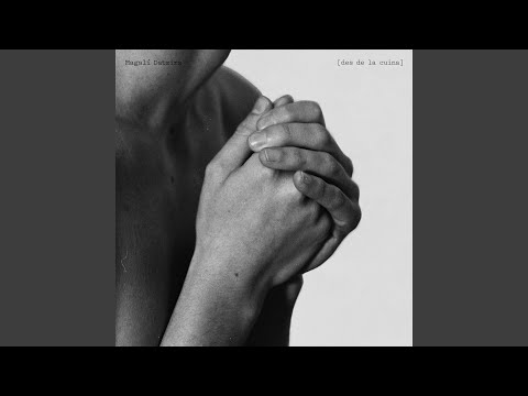 Plorant des de la cuina