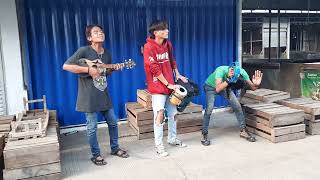 Download lagu Satu hati sampai mati - Pengamen jalanan virall, kang kecrek goyang melintir mp3