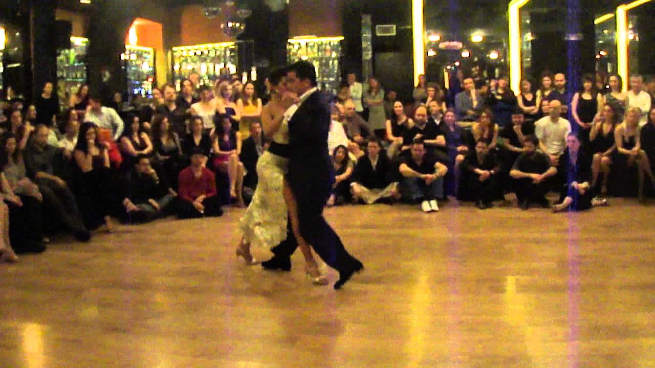 Sebastian Achaval y Roxana Suarez-Dime mi amor en Atenas 2012.MP4