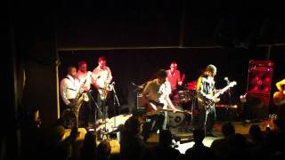 Black Joe Lewis "Livin in the Jungle"(Song 1/2 way through clip)