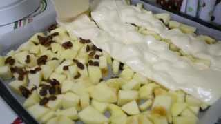 Смотреть онлайн Простой рецепт шарлотки с яблоками пошагово