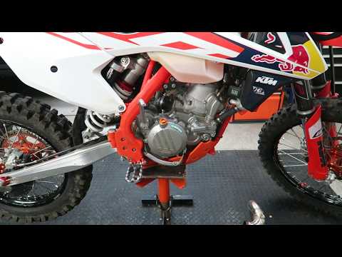 KTM 2-stroke Piston Inspection Through Exhaust Port