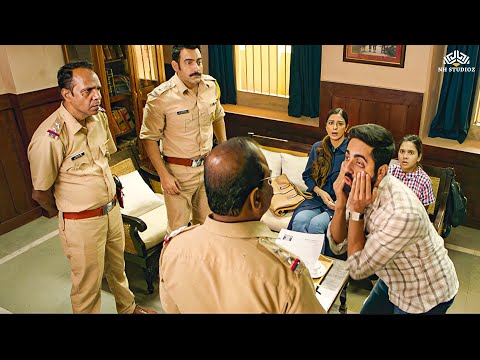 Andhadhun - मैं अंधा नहीं हूँ, ये देखो मैं देख सकता हूँ। इसी ने उसका मर्डर करके सूटकेस में डाला था.