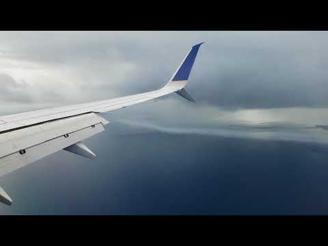 Boeing 737 caiu no aeroporto internacional de Chuuk (TKK)