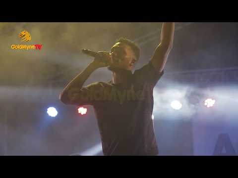 VICTOR AD PERFORMS "WETIN WE GAIN" AT A TOWN FEST CONCERT 2019