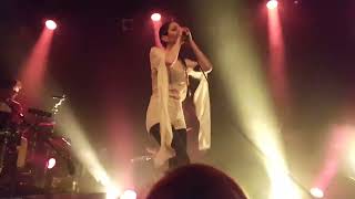 Chairlift - Moth To The Flame (Music Hall of Williamsburg, NYC 4/10/16)