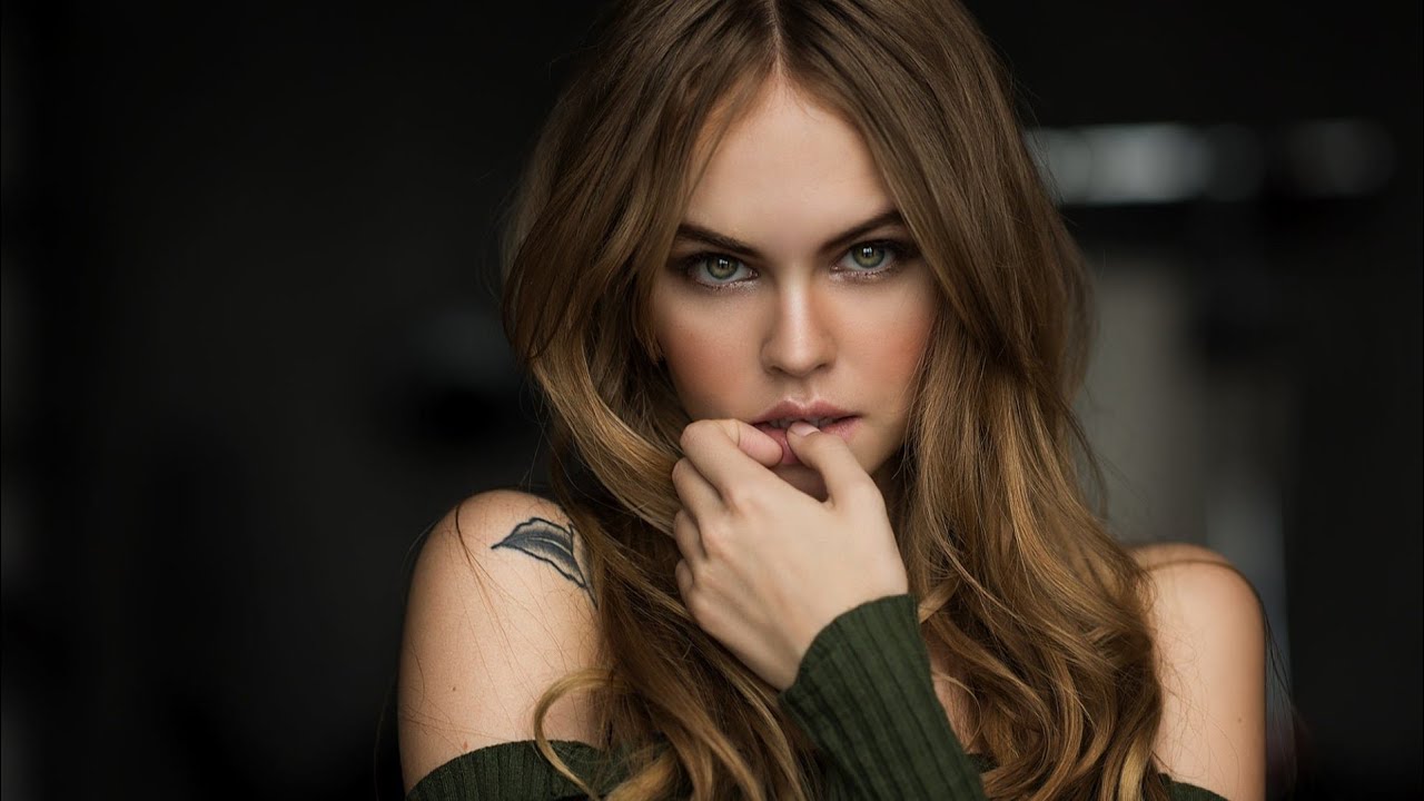 "How My Dog Unveiled a Shocking Secret: A True Story of Infidelity!"