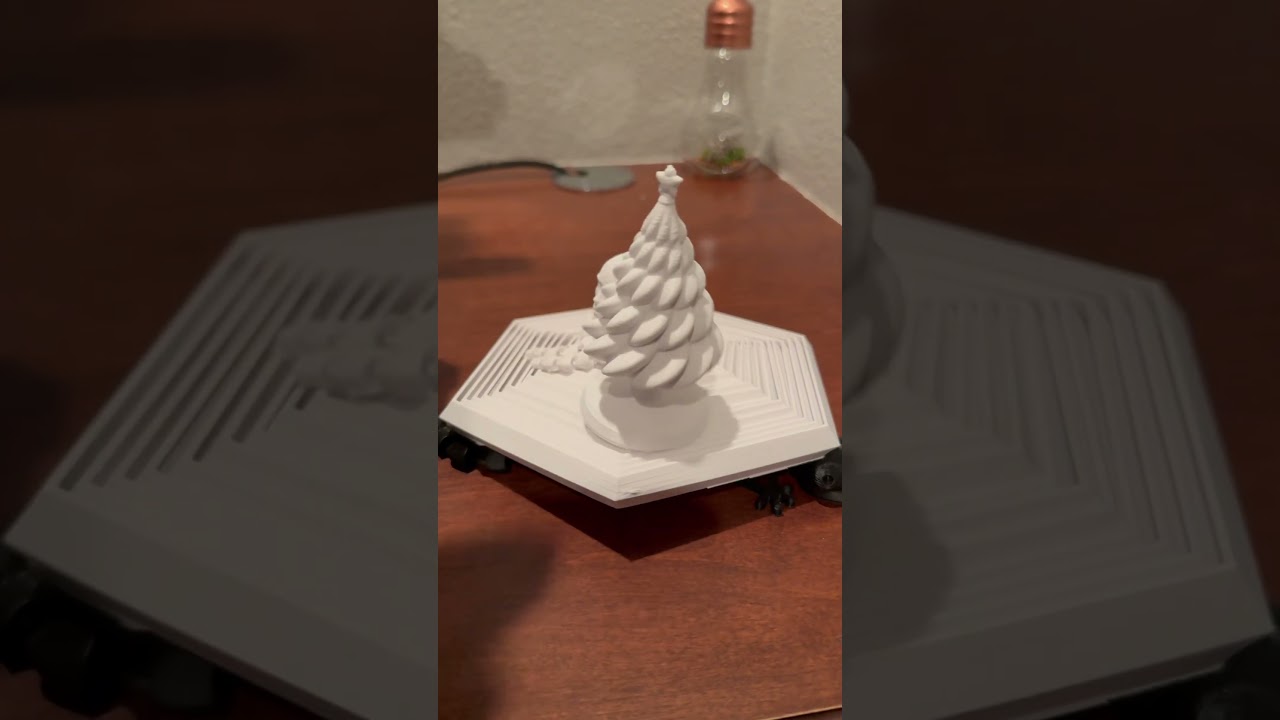 3D Printed Festive Christmas Tree! Shop link: https://3dprintingstudiosus.etsy.com
