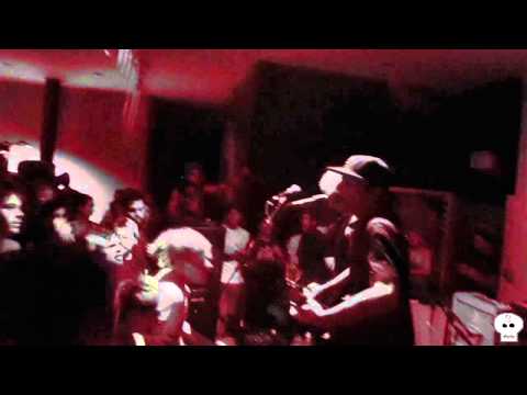 The So So Glos - Diss Town @ Shea Stadium