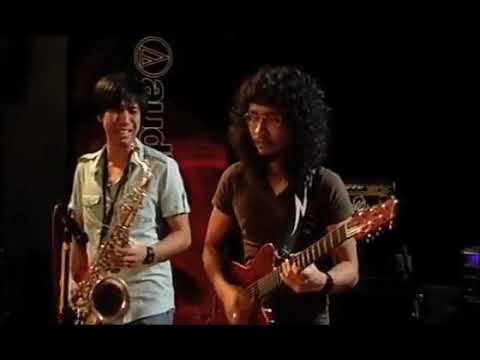 XFM X-GIG XTENDED Enter This Kosmos by Komplot