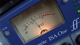 Two microphone preamplifiers compared at Abbey Road Studio 2 - tube and transistor