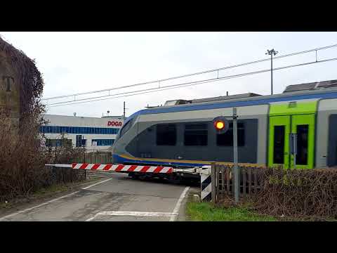 Passaggio a livello Castenuovo Calcea (AT) - Level crossing - Bahnübergang