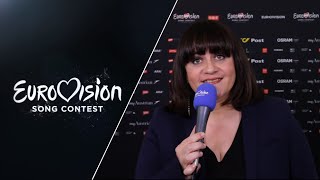 Lisa Angell sings N’oubliez Pas