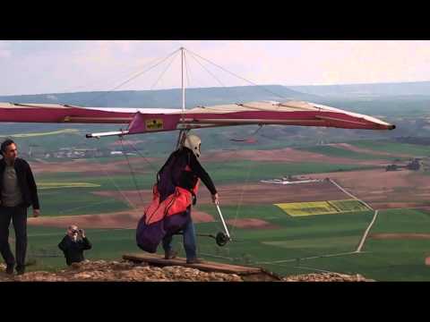 Ala Delta- Despegues y aterrizajes en la Muela - Hang Gliding
