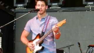 Jonas Brothers Soundcheck - Just Friends