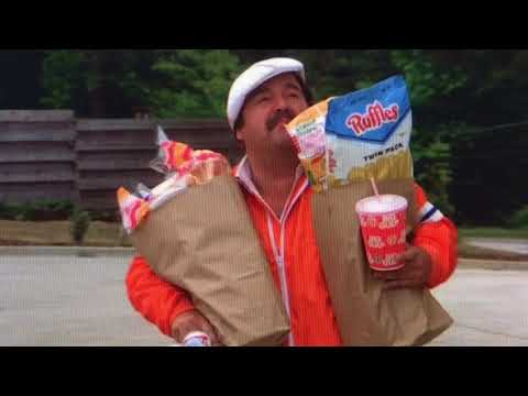 The Cannonball Run - Victor picks up some snacks