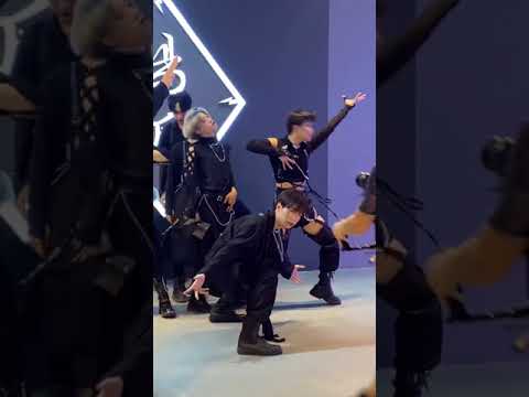 EVERGLOW - FIRST ( Quanh🦋 cover Onda)