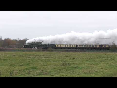 Vintage Trains Castle Centenary Special. 7029 Clun Castle and 5043 Earl of Mount Edgcumbe.