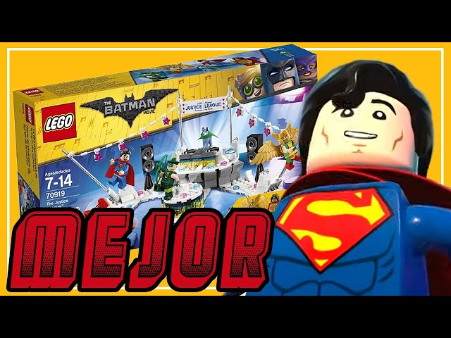 Vídeo relacionado con LEGO DC Super Heroes Minifigure - Superman (with Kryptonite and Display Stand) 76096